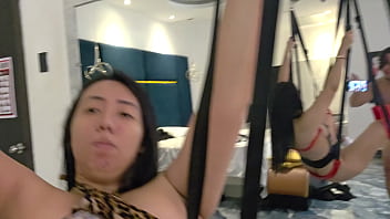 Menggila Di Kamar Hotel Murahan Dengan Ibu Tiriku Dari Tiongkok Yang Panas