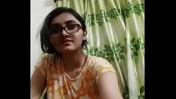 Desi Yang Seksi Dan Menggoda