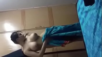 Bhabhi Basah Usai Mandi, Tubuh Menggoda Siap Dipeluk