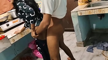 Bhabhi India Yang Seksi Digituin Keras-keras Sama Adik Ipar Untuk Pertama Kalinya