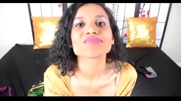 Ibu Tiri India Kepergok Anak Tirinya Menghirup Aroma Celana Dalam Dari Dekat