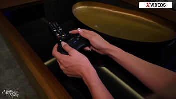 Adik Tiri Yang Tak Sengaja Membungkuk Untuk Main Game Dan Akhirnya Dihardcore Dari Belakang: Adegan Panas Mysteriouskathy