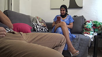 Istri Turki Yang Suaminya Tukang Selingkuh Tak Kuasa Menolak Kontol Besar Pria Asing Ini