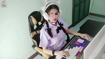 นักเรียนไทยโดนรุ่นพี่จับเย็ดหนักหน่วงหน้าเครื่องคอม ร้องครวญครางลั่นบ้าน เสียงครางสุดเร่าร้อนชัดเจน