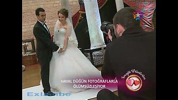Gadis Turki Dengan Payudara Menggoda Di Balik Blus