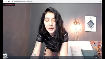 Gadis Jepang Mungil Menari Seksi Dan Menggoda Hanya Untukku
