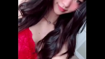 Gadis Oriental Yang Menggoda