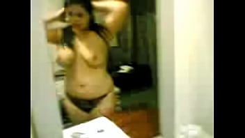 Model Seksi Arab Yang Menggoda Dan Menggairahkan