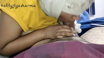 Sepupuku Yang Nakal Menggebetiku Tanpa Kondom, Lalu Dia Memercikkan Cairan Panasnya Ke Dadaku Yang Montok. Aku Sangat Menikmati Sensasi Mandi Dalam Air Maninya Yang Kental.