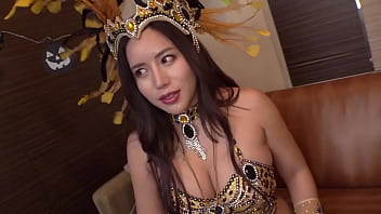 Pesta Seks Malam Halloween Di Shibuya: Cewek Samba Seksi Dengan Payudara H-cup Yang Gila Telanjang Dan Bikin Heboh! Si Karnivora Yang Suka Bercinta Dan Bikin Pria Ketagihan Dengan Proporsi Body Payudara Dan Pantatnya Yang Luar Biasa! Sensitif Banget, Sampai Kejang-kejang Orgasme Berulang Karena Main Vibrator! Ngeblow Sambil Bikin Suara Berisik Seperti Mesin Vacuum! Mem Basah Karena Terangsang Kontol Besar, Sampai Hilang Kesadaran Karena Birahi! Payudara Dan Pantat Goyang Tak Terkendali! Ditusuk Ganas Sampai Dikencingin Berulang Kali!