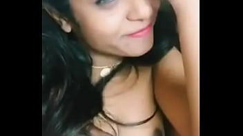 Istri Seksi Desi Menggoda Suami Dengan Rayuan Nakal