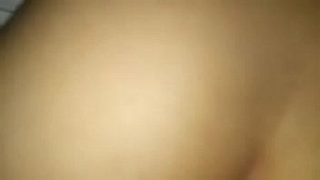 Gadis India Yang Menggoda Dengan Lekuk Tubuh Memikat