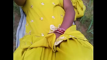 Gadis Liar Di Sawah Dengan Suara Desahan Hindi Yang Menggoda