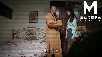 Biksu Shaolin Tiongkok Gunakan Kontol Besarnya Untuk Memuaskan Para Jemaah Perempuan