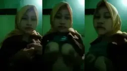 Ratna Bebas Di Indo Pap, Toket Gede Bulatnya Bikin Greget
