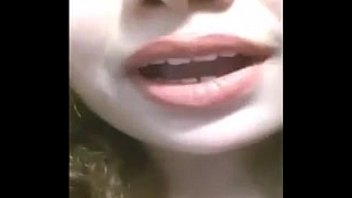 Istri Desi Merangsang Diri Sendiri Di Kamar Mandi