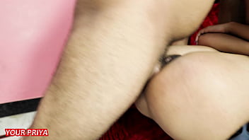 Guru Perawan Digoda Muridnya, Priya, Yang Mengajarinya Berhubungan Intim Untuk Pertama Kali Dengan Suara Erotis Berbahasa Hindi.