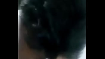 Desi Yang Menggoda Dengan Mulut Penuh Nafsu