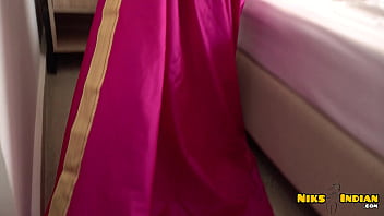 गर्म शादीशुदा औरत ने साड़ी और पेटीकोट उतारकर पराए मर्द के साथ जंगली चुदाई की