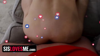 Si Kecil Emma Jadi Gila Saat Livestream, Akhirnya Gue Sempetin Ngewe Pantatnya!