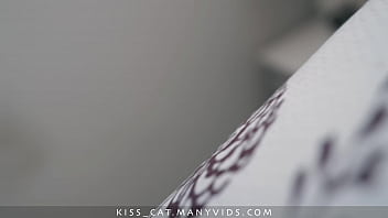 Kaget Bangun Pagi, Anak Tiriku Malah Ngelindur Dan Ngelamar Ngentot Di Kasur