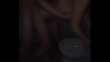 Gadis Tionghoa Panas Menggoda Di Kamar Mandi