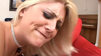 Ibu Berbodi Seksi Bergoyang Dalam Pesta Nafsu