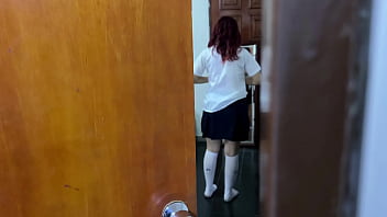 Bocah Tiri Tak Berdaya Diperkosa Ayah Tirinya Saat Hanya Berdua Di Rumah