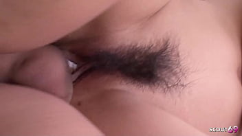 Pemerkosaan Mentah Gadis Jepang Mungil Payudara Indah Oleh Pria Tua Tak Dikenal, Wajahnya Dibasahi Sperma Untuk Pertama Kalinya