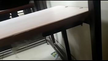 Gadis India Yang Menggoda Dengan Lekuk Tubuhnya Yang Memikat