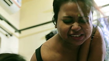 Pacar India Ngentot Pacar Dan Adik Perempuannya Bareng! Adegan Ranjang Bertiga Dengan Suara Hindi Yang Jelas