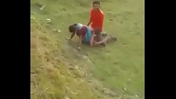 बीच मैदान में जंगली चुदाई