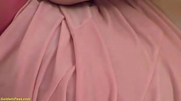 Sosok Montok Dengan Payudara Raksasa Nan Menggoda