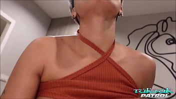 Tuktuk Patrol: Gadis Thailand Montok Bikin Bule Meletus Deras