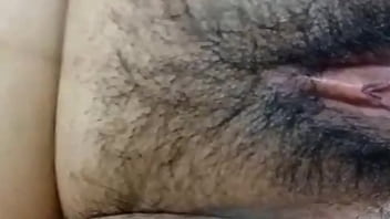 Puki Desiku Yang Bengkak Dan Menggoda