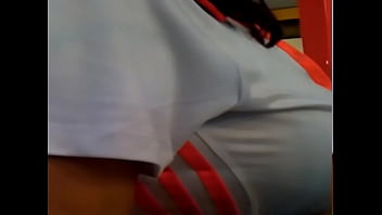 Payudara Desi Menggoda Di Balik Kaos Ketat