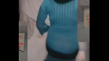 Gadis Arab Melepas Pakaian Tariannya. Ya Tuhan, Tubuhnya Begitu Indah Dengan Pantat Yang Menggoda.