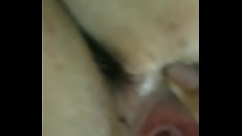 Tawanan Tiongkok Memamerkan Vagina Perawan Yang Menggoda