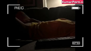 Gadis Tiongkok Masturbasi Di Kamera Yang Diretas