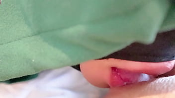 Menggoda Asisten Rumah Tangga Thailand, Lidahku Menyelami Vagina Basahnya