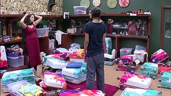 Tayangan Tv India Yang Memamerkan Payudara Besar