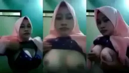 Gadis Berjilbab Pamer Payudara Besar Yang Menggoda