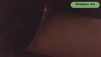 Mengejutkan Adik Tiriku Di Tangga Dengan Memek Basahku Di Kontol Hitam Besarnya