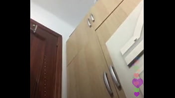 Masturbasi Di Depan Kamera Langsung