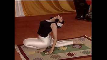 Pose Yoga Yang Bikin Ranjang Bergoyang – Tingkatkan Gairah Seks Dengan Gerakan Avneesh Tiwari