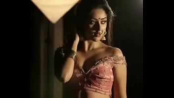 Pemotretan Seksi Model India Yang Menggoda