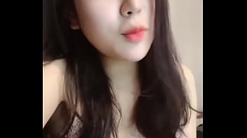 Gadis Cantik Live Stream Di Facebook – Bagian 2