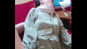 Adik Tiri Berhijab Digoyang Saat Lebaran