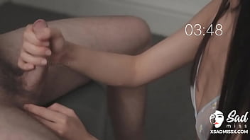 Sadmiss Menggoyang Kontol Pacarnya Hingga Memancarkan Sperma Ke Wajahnya – Film Porno Asia!