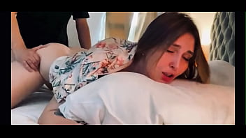 Ibu Tiri Yang Kesepian Dan Anak Tirinya Berlibur Bersama